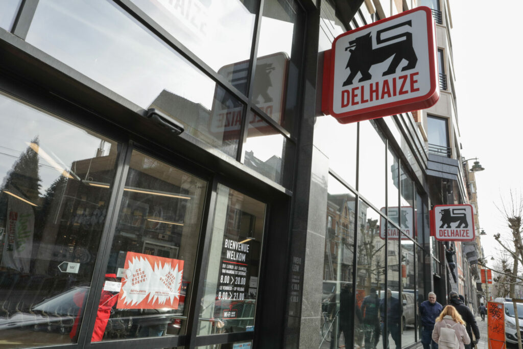 'An attack on staff': Delhaize stores to be turned into franchises