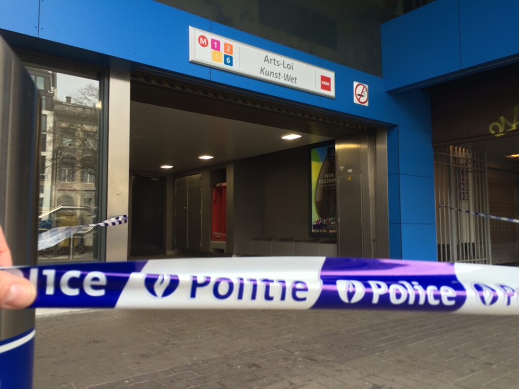 Brussels Arts-Loi Metro station reopens after fire service protest