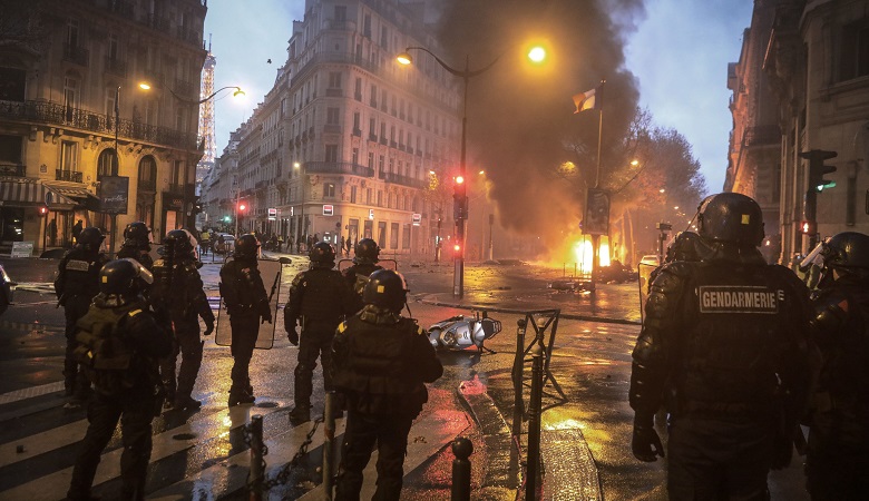 Public rallies banned in Paris following two days of clashes with police