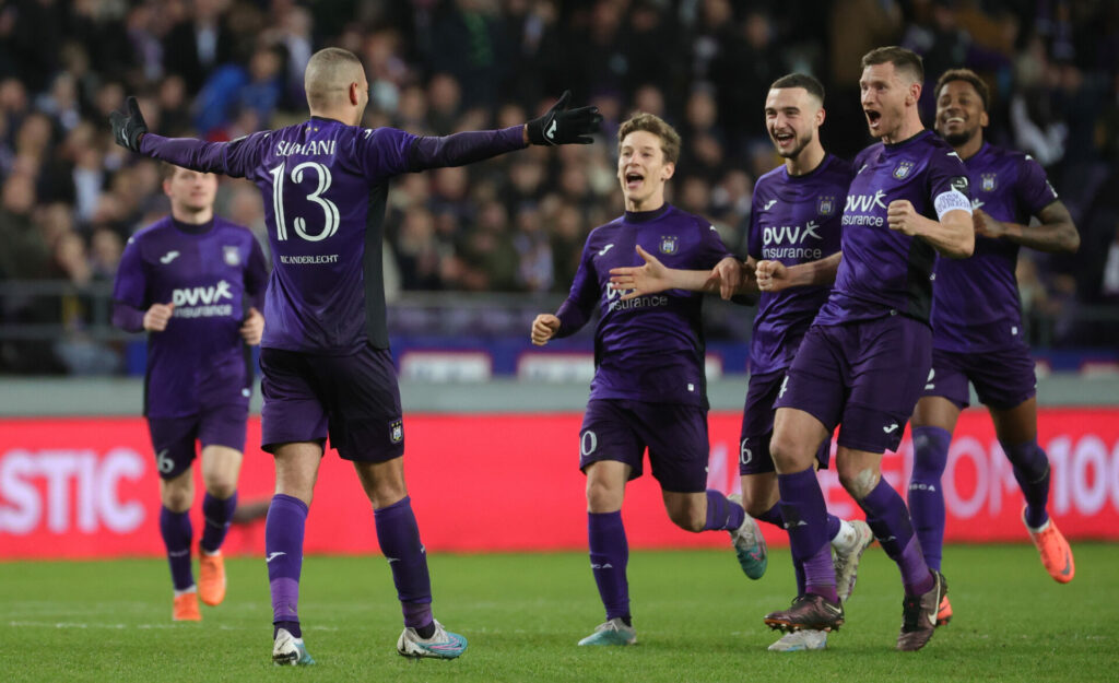 Anderlecht beat Cercle Brugge with a brace from striker Slimani