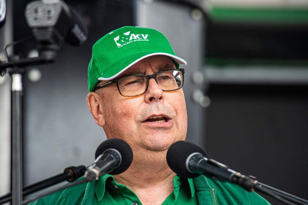 Christian trade union chairman steps down after 12 years