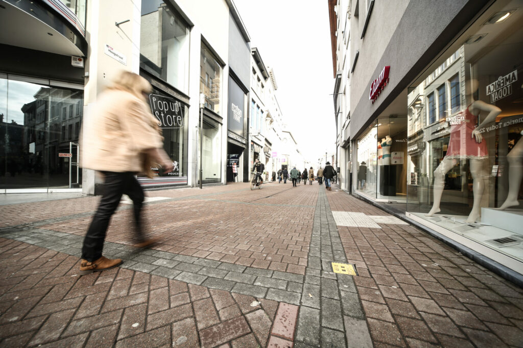 Belgian consumer confidence plummets to lowest level in two years
