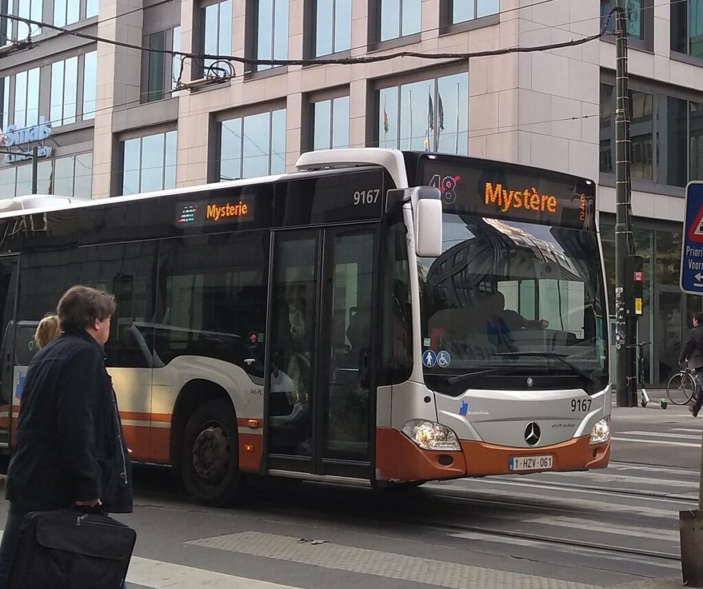'Mystery' STIB bus gains popularity on social media