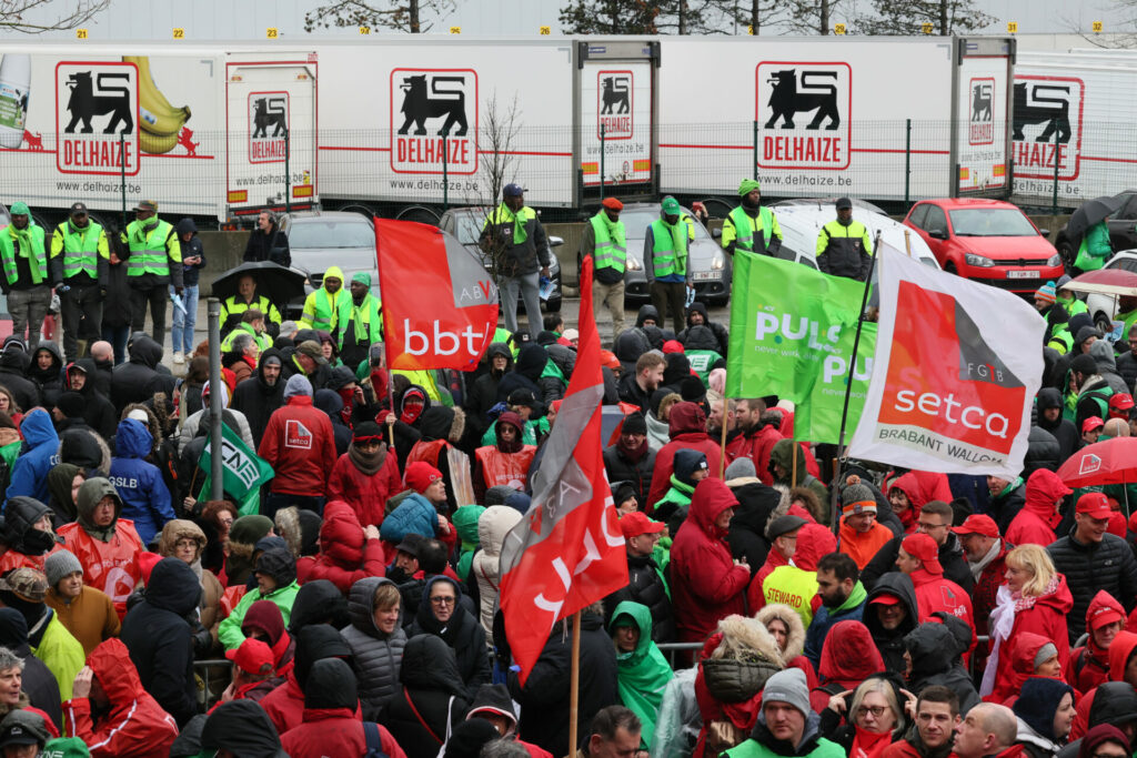 'A step backwards': Delhaize deadlock continues as unions stay strong