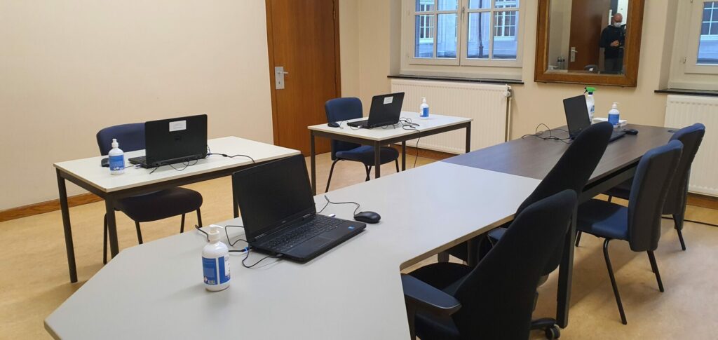 'Losing rights because they can't send emails': Digitisation negatively impacting poor Belgians