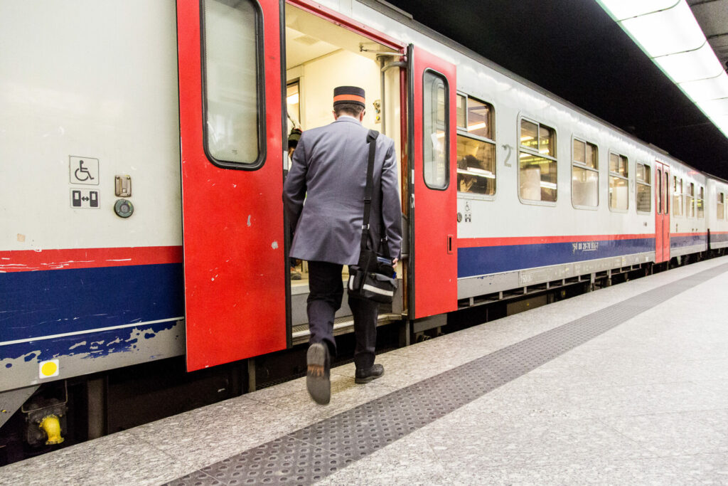Belgian rail to introduce 'quiet carriages' on entire network