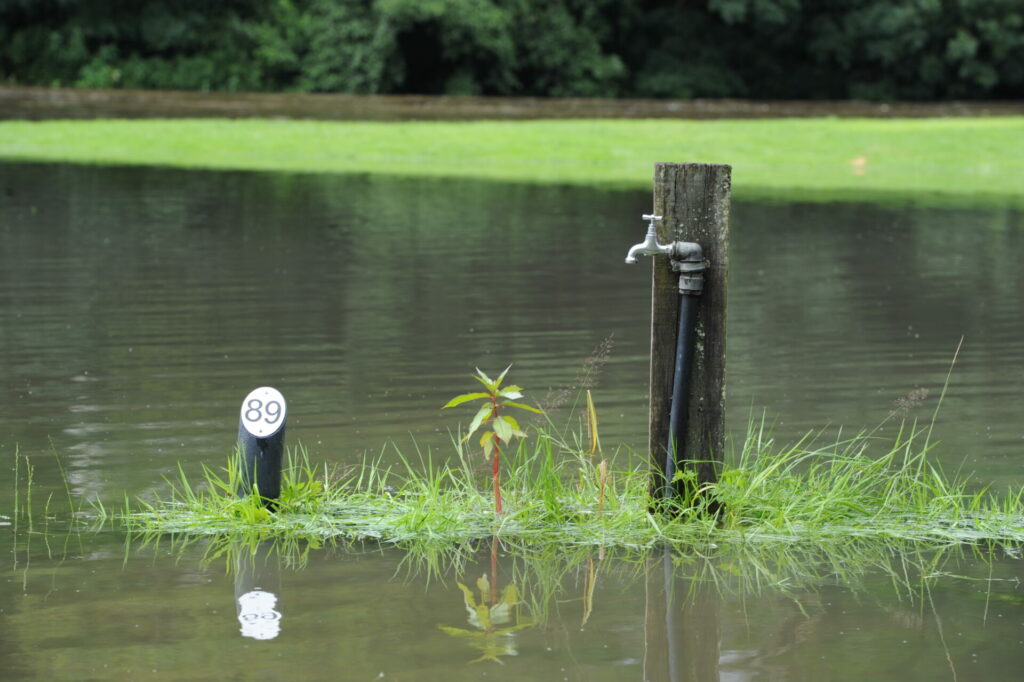 Large-scale drinking water contamination in France