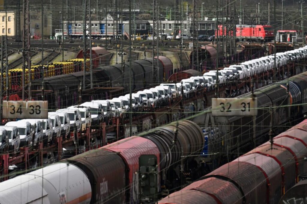 Huge railway and airport delays in Germany due to strike action