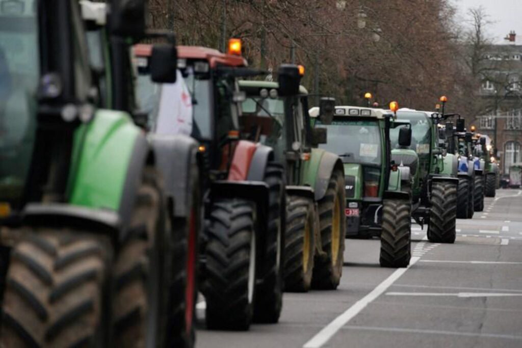 Angry farmers block Colruyt logistics centre over 'land grab'