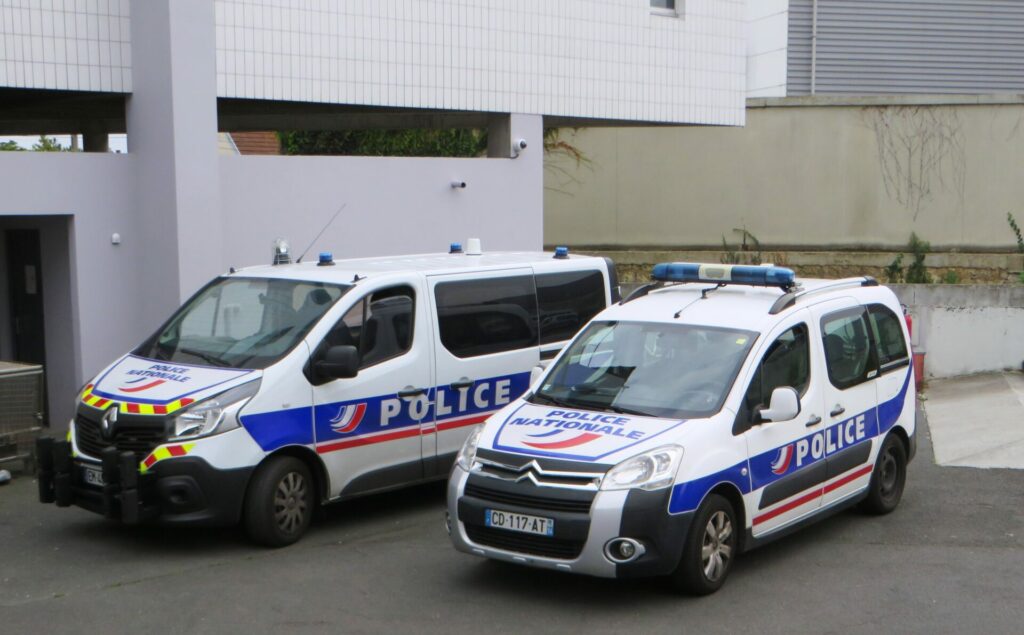 France: Attack threats and beheading video sent to secondary schools