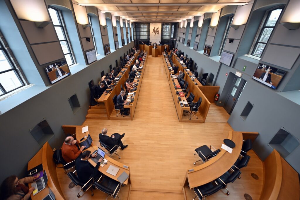 Wallonia: Workers' Party calls for a meeting on costly furniture purchases