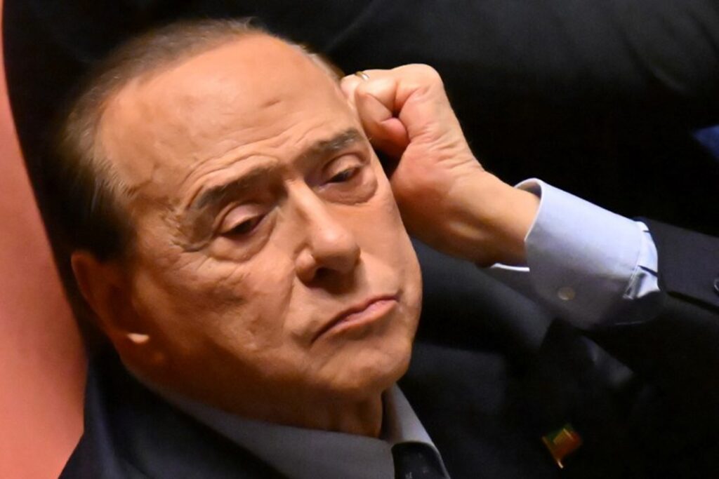 Silvio Berlusconi in intensive care with a heart problem