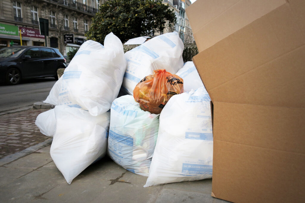 Public Hygiene Minister disputes claim that trash collections are being further reduced
