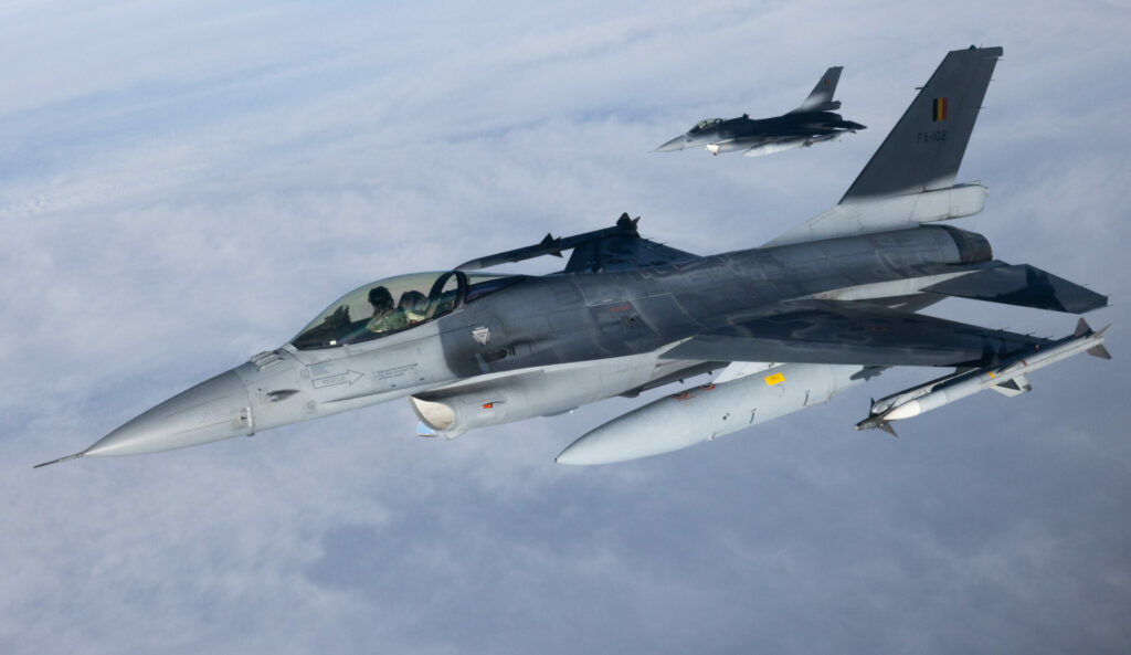 Slovakia delivers 13 fighter planes to Ukraine