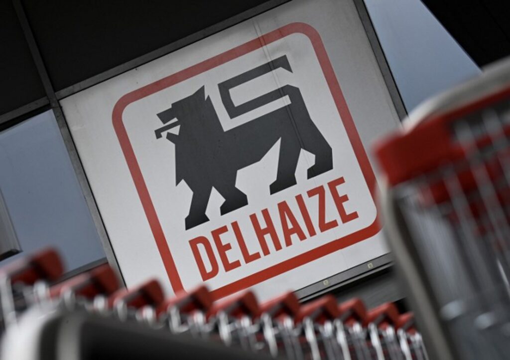 Delhaize: Nine stores closed Saturday, talks continue in the afternoon