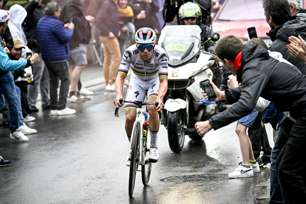 Liège-Bastogne-Liège: Remco Evenepoel wins Belgian classic