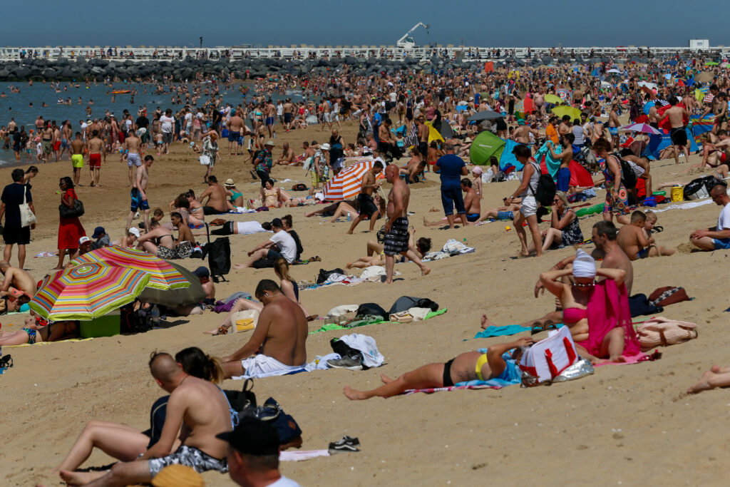 Could climate change see Belgian coast become overrun with foreign tourists?