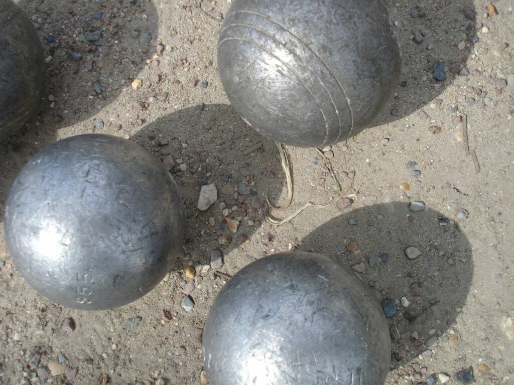 Dutch tourist dies from injuries sustained by exploding pétanque ball