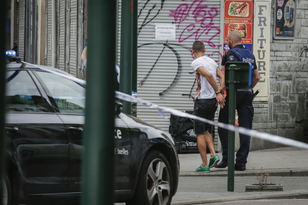 Police fire shots during Brussels pursuit