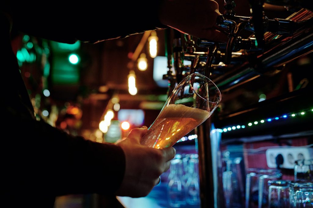Flemish bartender breaks world record for longest shift