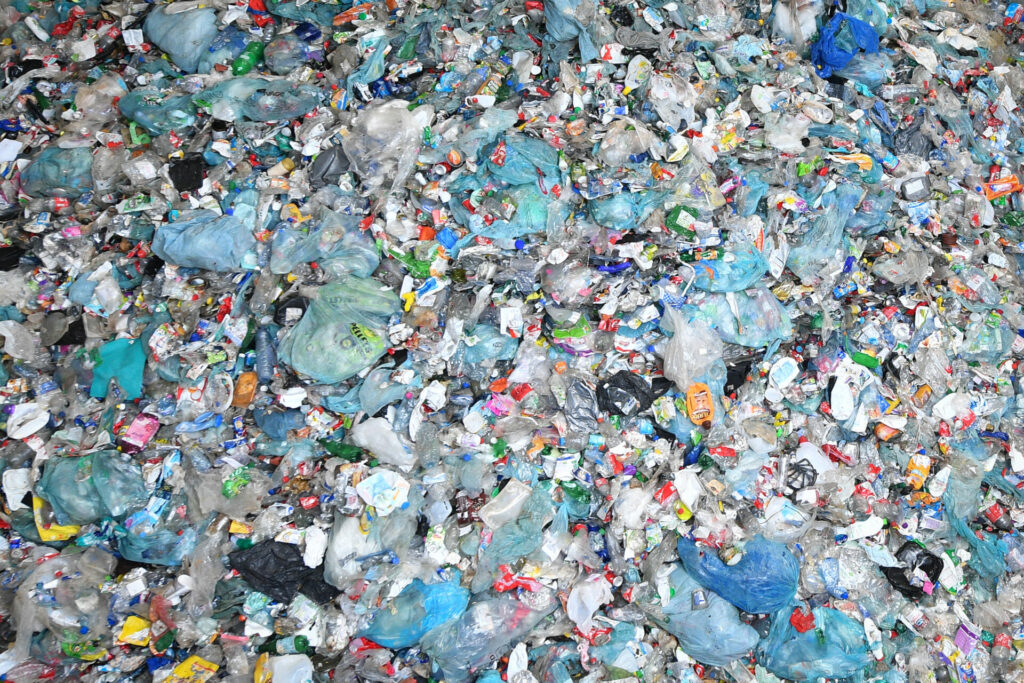 Less than one in two items of plastic waste recycled in Belgium: What can be done?