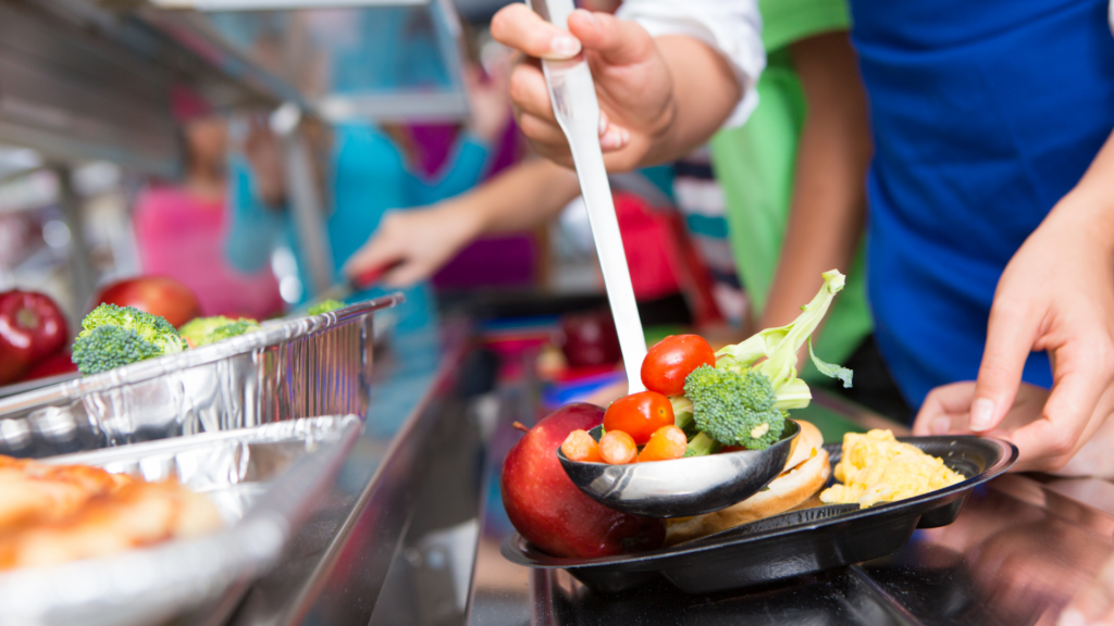 School fruit and veg: Just 20% of pupils benefit from EU scheme