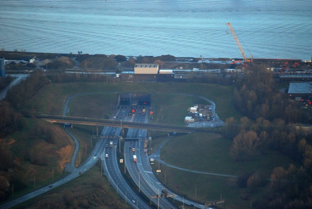 Bevrijding tunnel towards Antwerp blocked due to accident