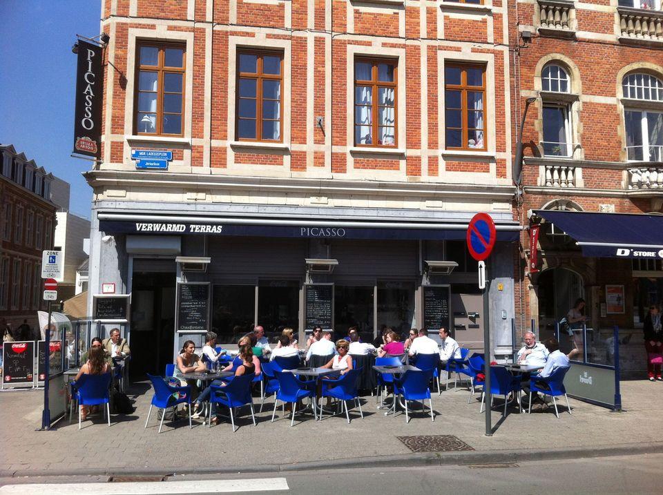 Six months in prison for owner and manager of Leuven bar after 'racist and xenophobic memes'