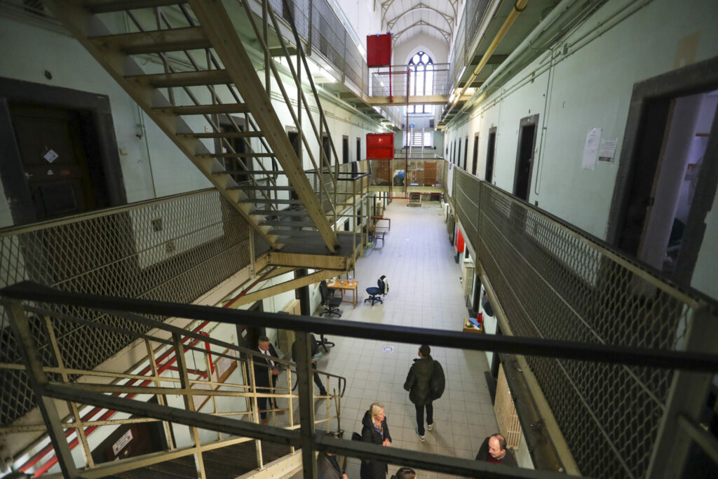 Prison overcrowding down by 3%, but still over 1,300 inmates too many