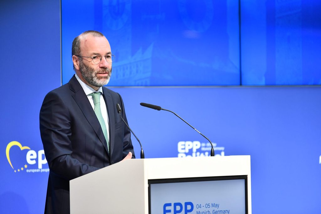 'Irresponsible': EPP walks out on nature restoration law negotiations