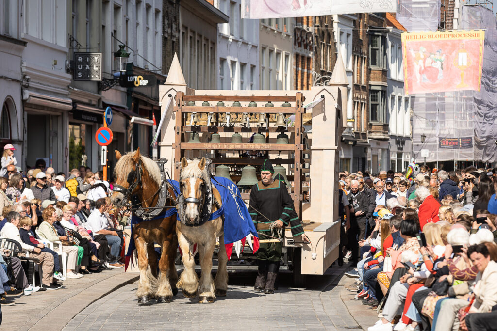Traditional Holy Blood Procession attracts 40,000 spectators in Bruges