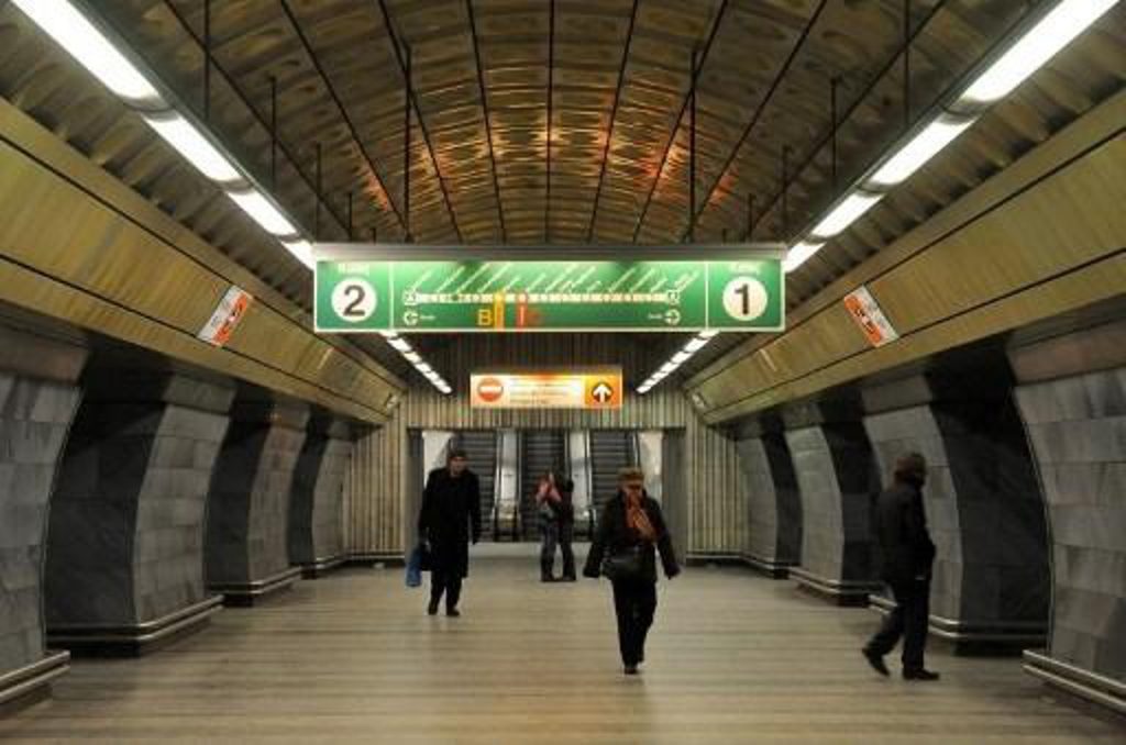 Fugitive found trapped in Prague metro tunnel