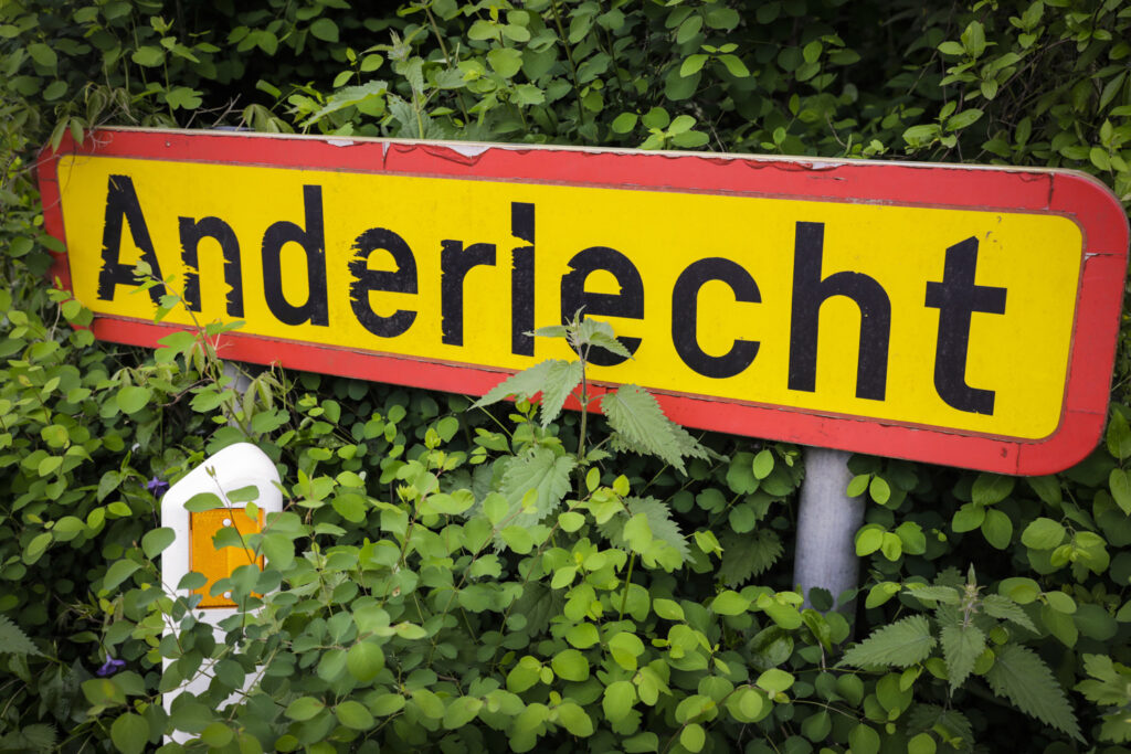 Shots fired in a café in Anderlecht, waitress seriously injured