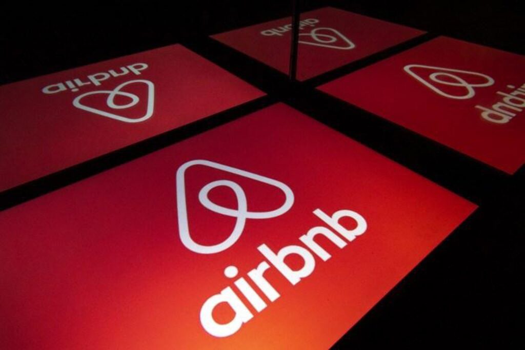 Airbnb shares take a hit after disappointing business outlook