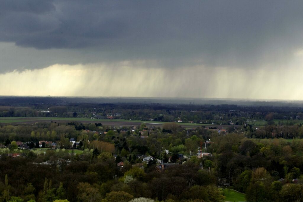 Colder, wetter, gloomier: Not a single sunny 'spring day' recorded in April
