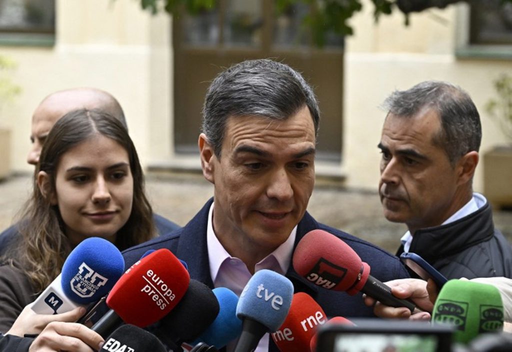 Spain announces snap general election for end of July
