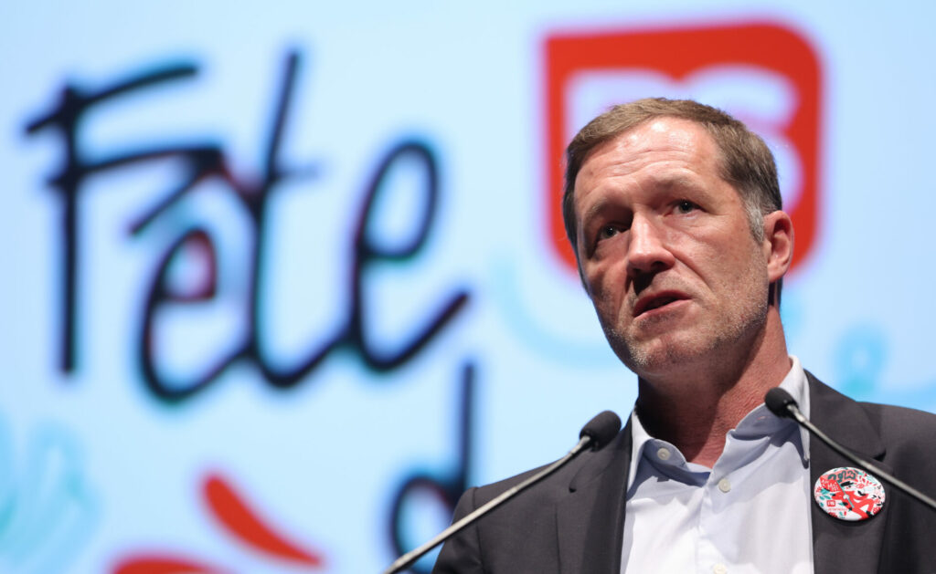 Champagne socialist? Magnette named highest-paid party leader