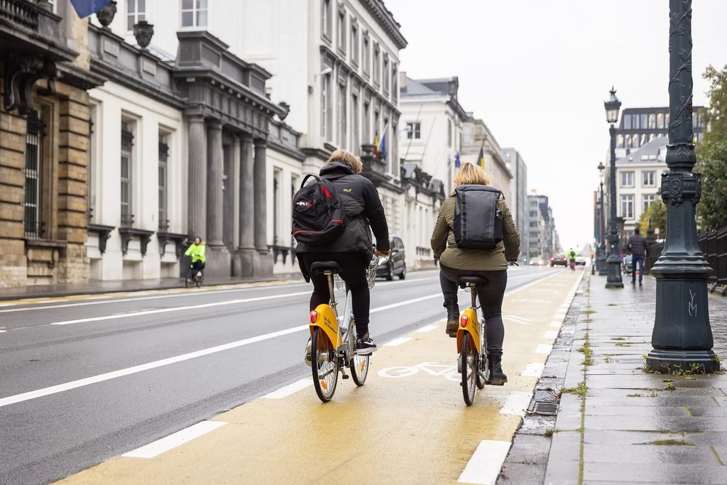 Temporary cycle online lanes