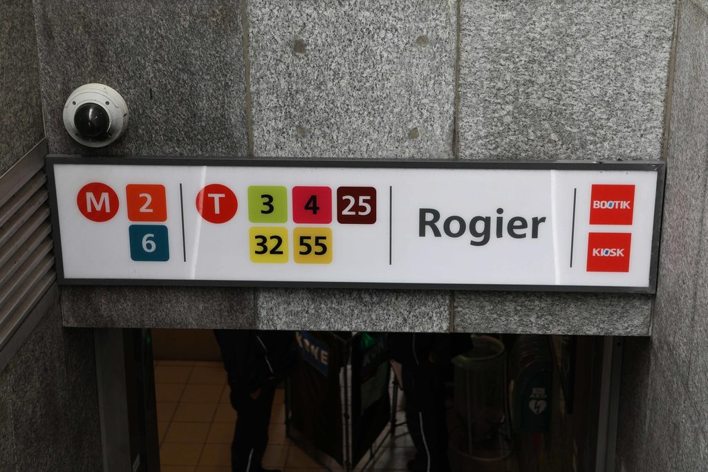 Man dies trapped in Brussels metro station shutter