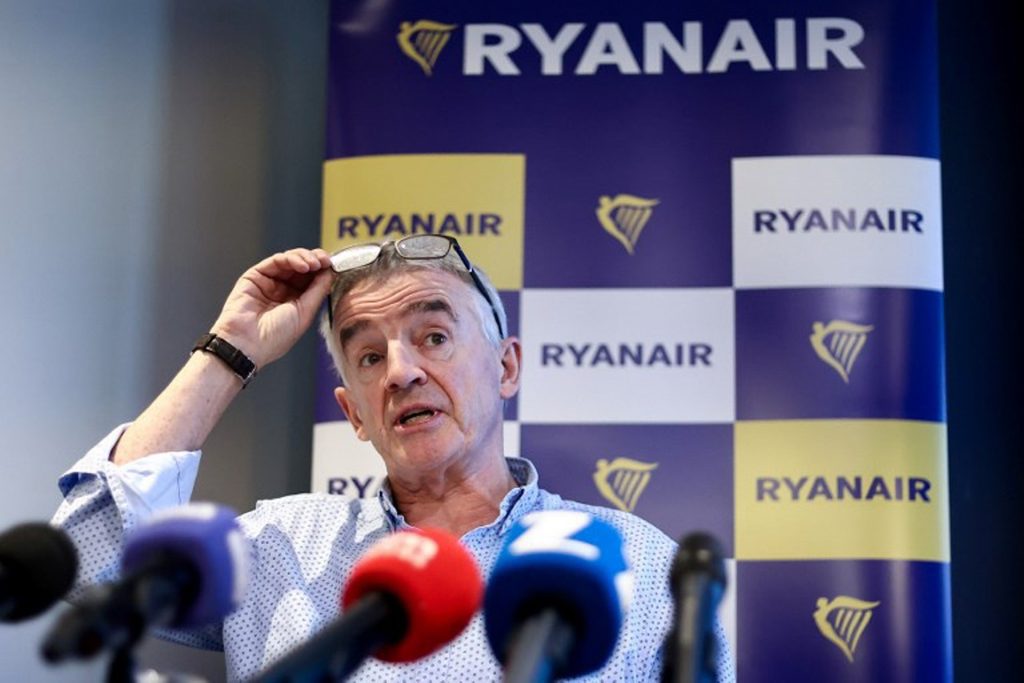 Strike by French air traffic controllers forces Ryanair to cancel 400 flights