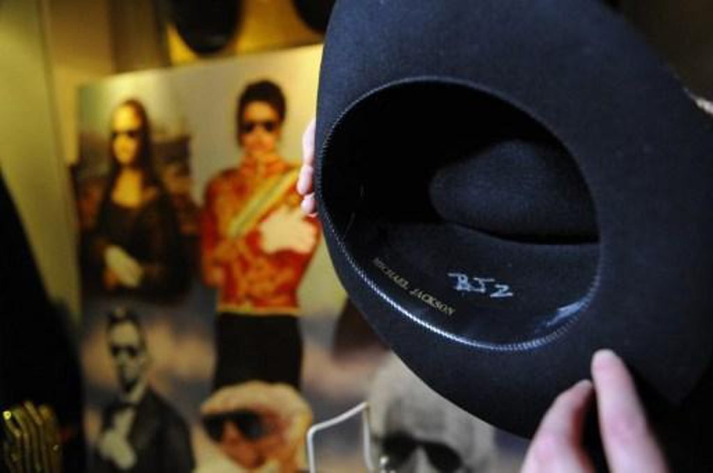 Michael Jackson's 'Moonwalk' hat to be auctioned in Paris in September