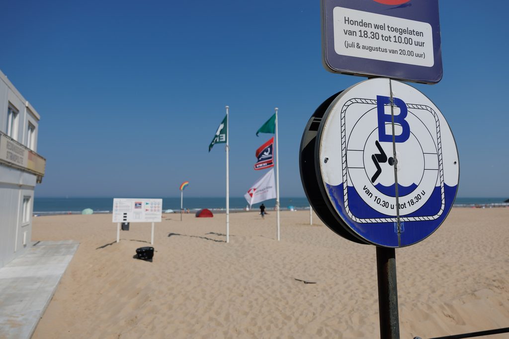 Two drifting teenagers rescued from the water in Ostend