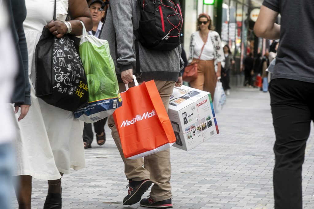 Optimism grows among retailers as summer sales approach