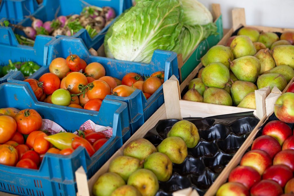 Mystery origins: 7 out of 10 produce shops are in breach of the law