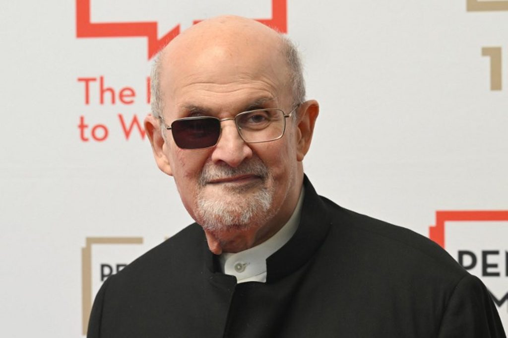 Salman Rushdie receives German Booksellers' Peace Prize
