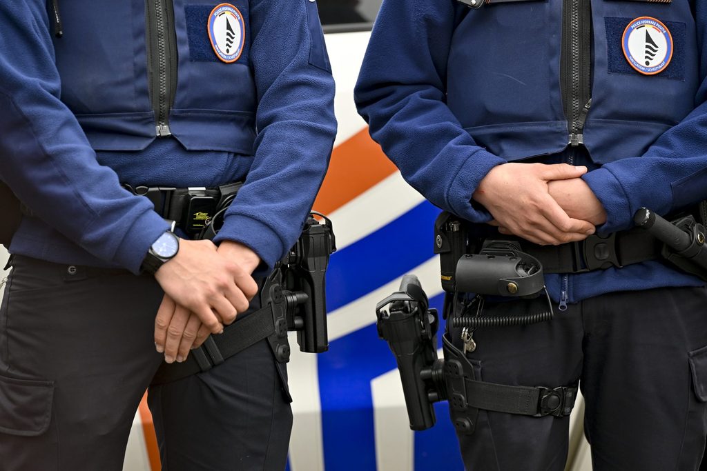 Over 300 kg of cocaine intercepted by police in Antwerp port