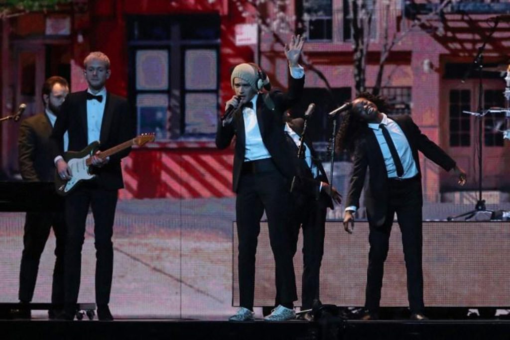 The 1975 forced to cancel concerts after onstage kiss in Malaysia