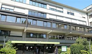 Antwerp man seriously injured after falling from third floor