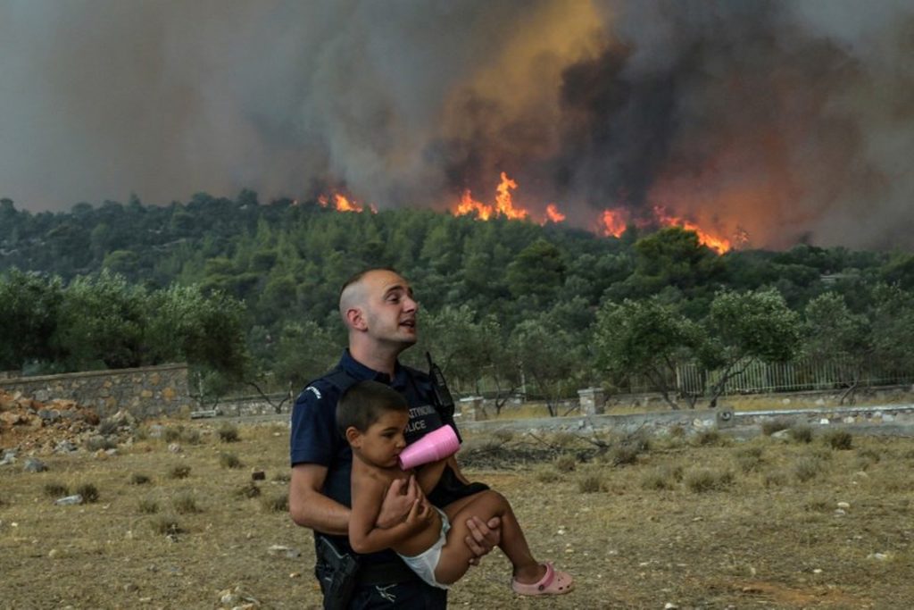 Heatwave and forest fires: Belgium updates travel advice for Greece
