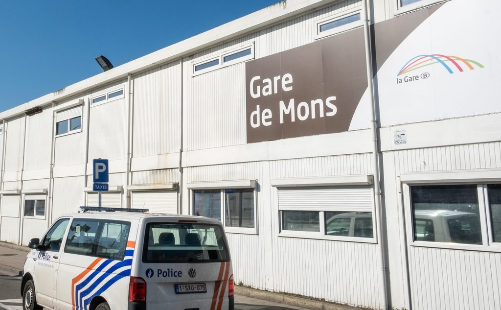 Gatherings of more than five people banned at Mons station